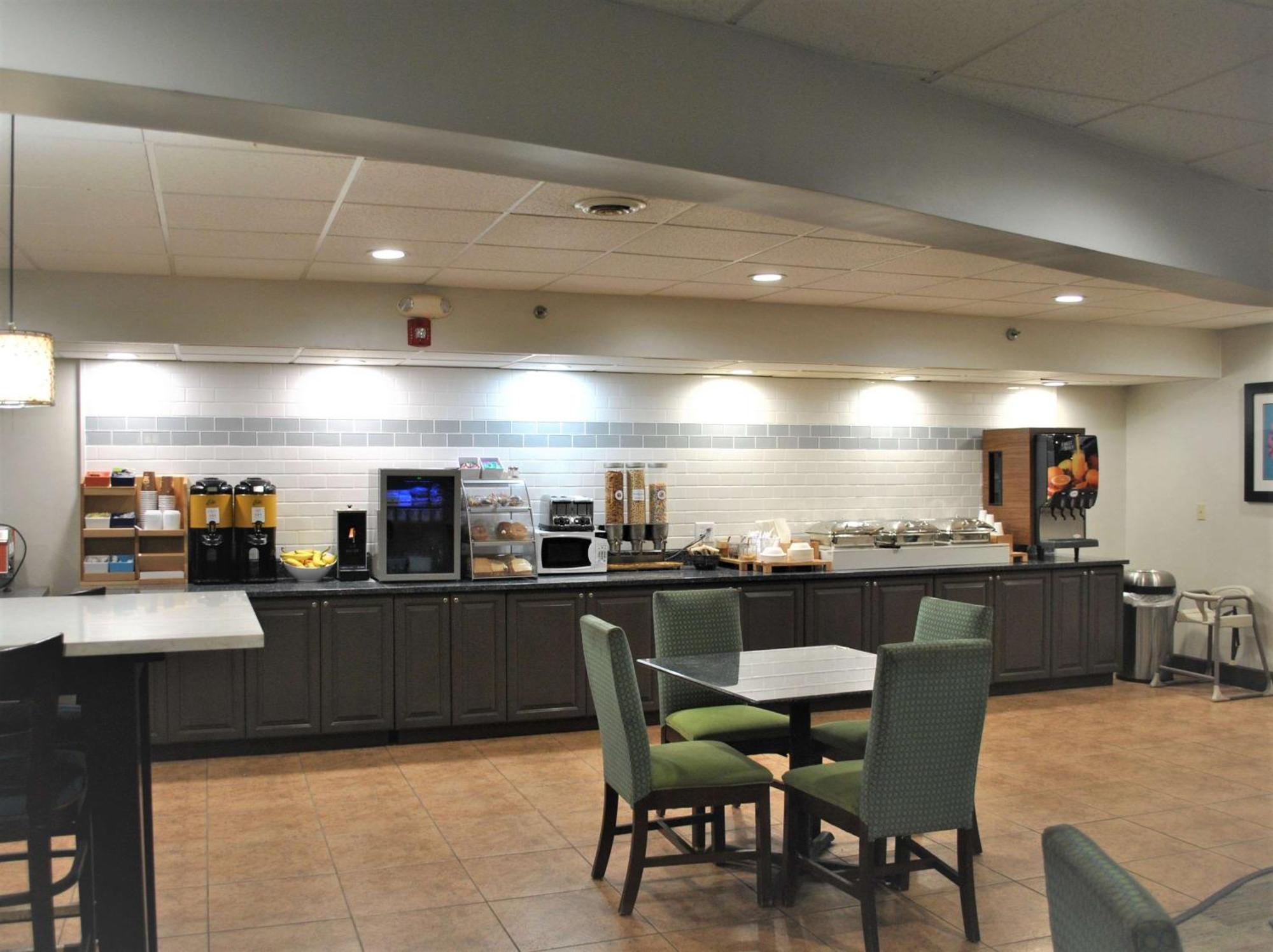 Best Western Owego Inn Экстерьер фото
